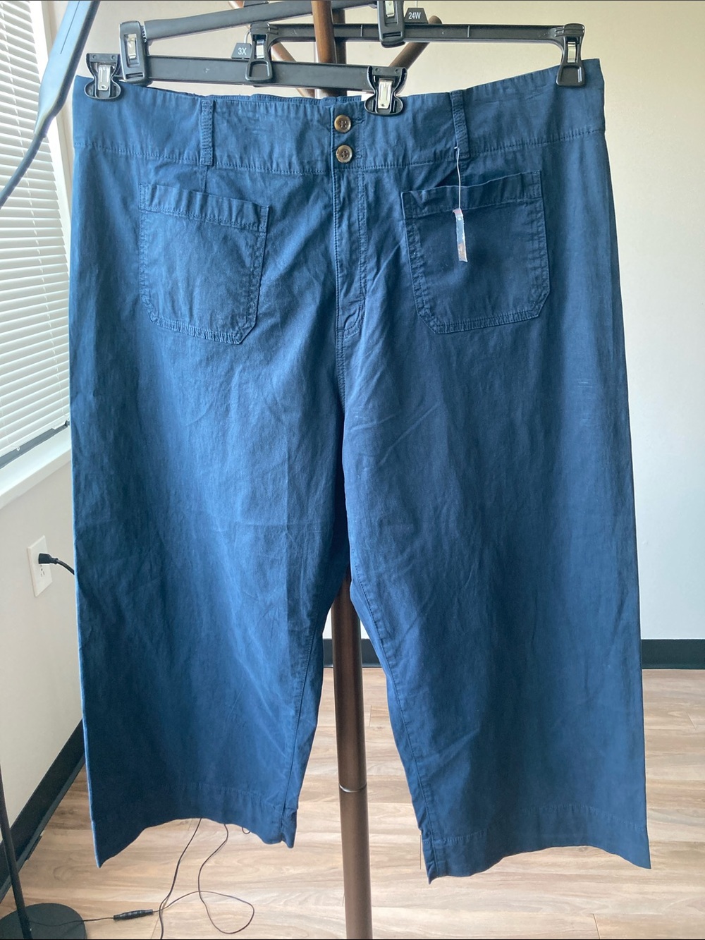 LC Lauren Conrad Super High Rise wide leg crop pant navy blue 22W